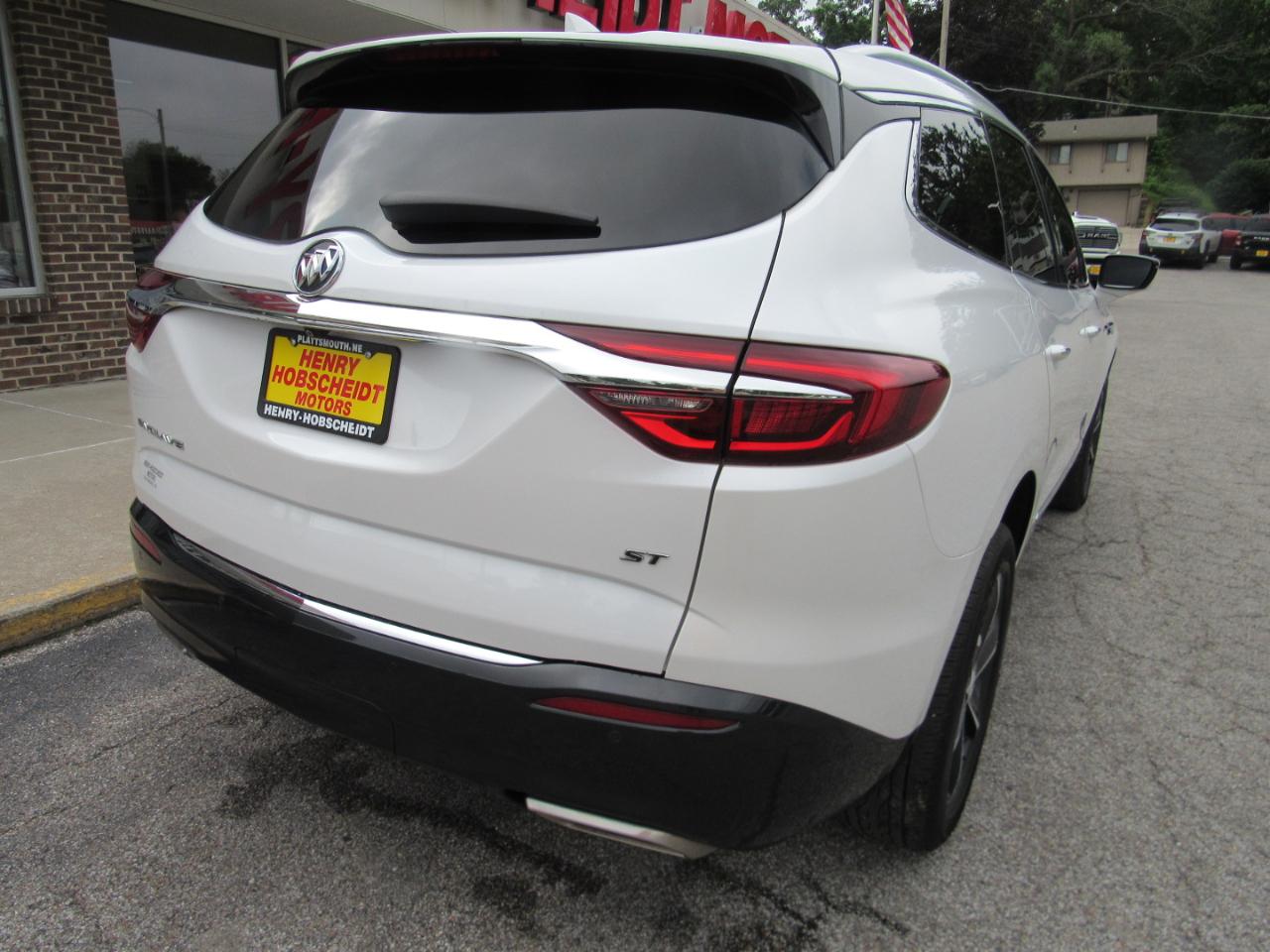 Buick Enclave  2021