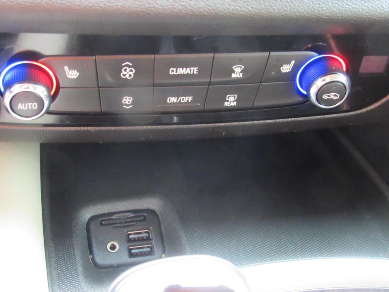 Buick Enclave  2021