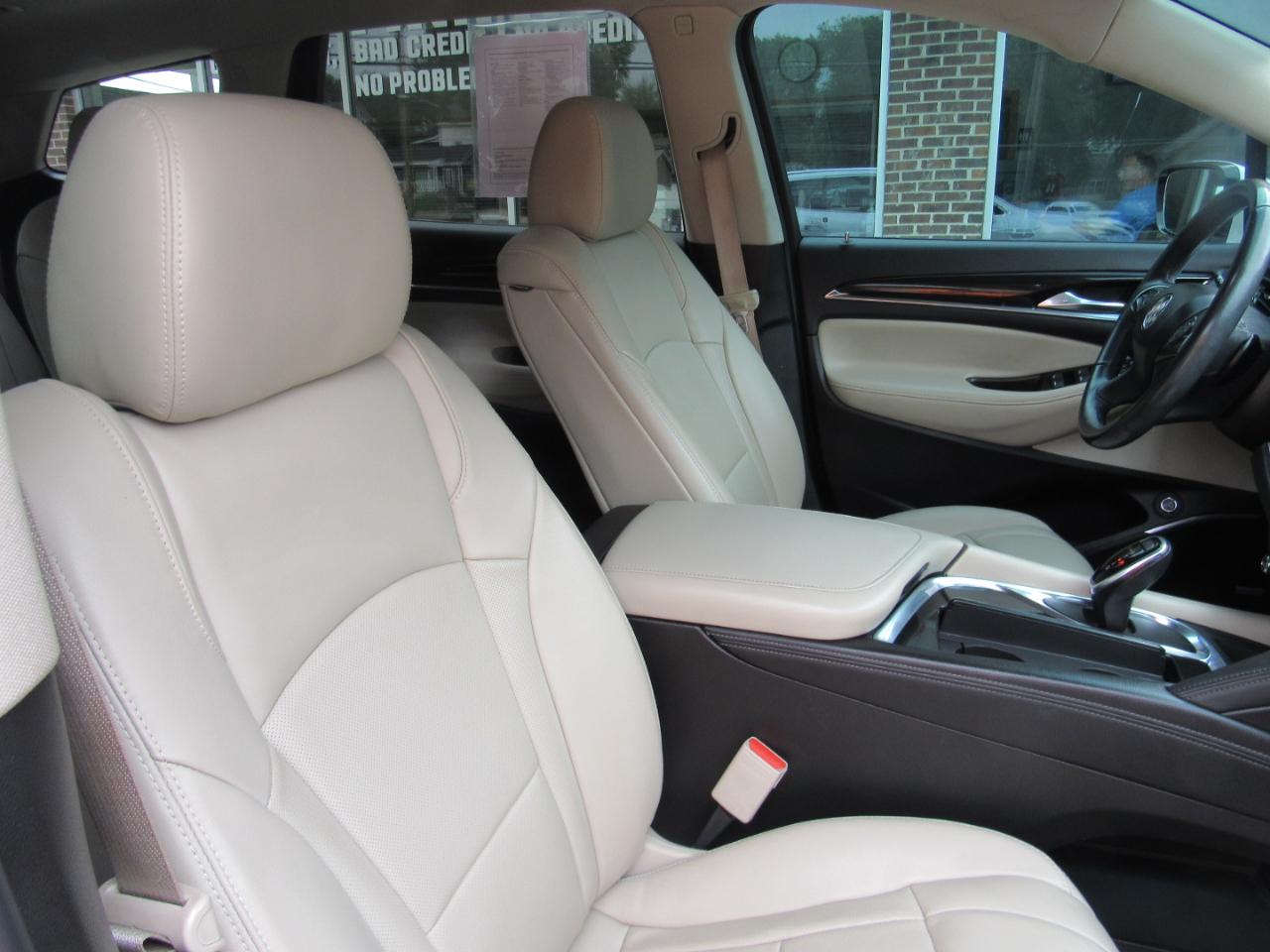 Buick Enclave  2021