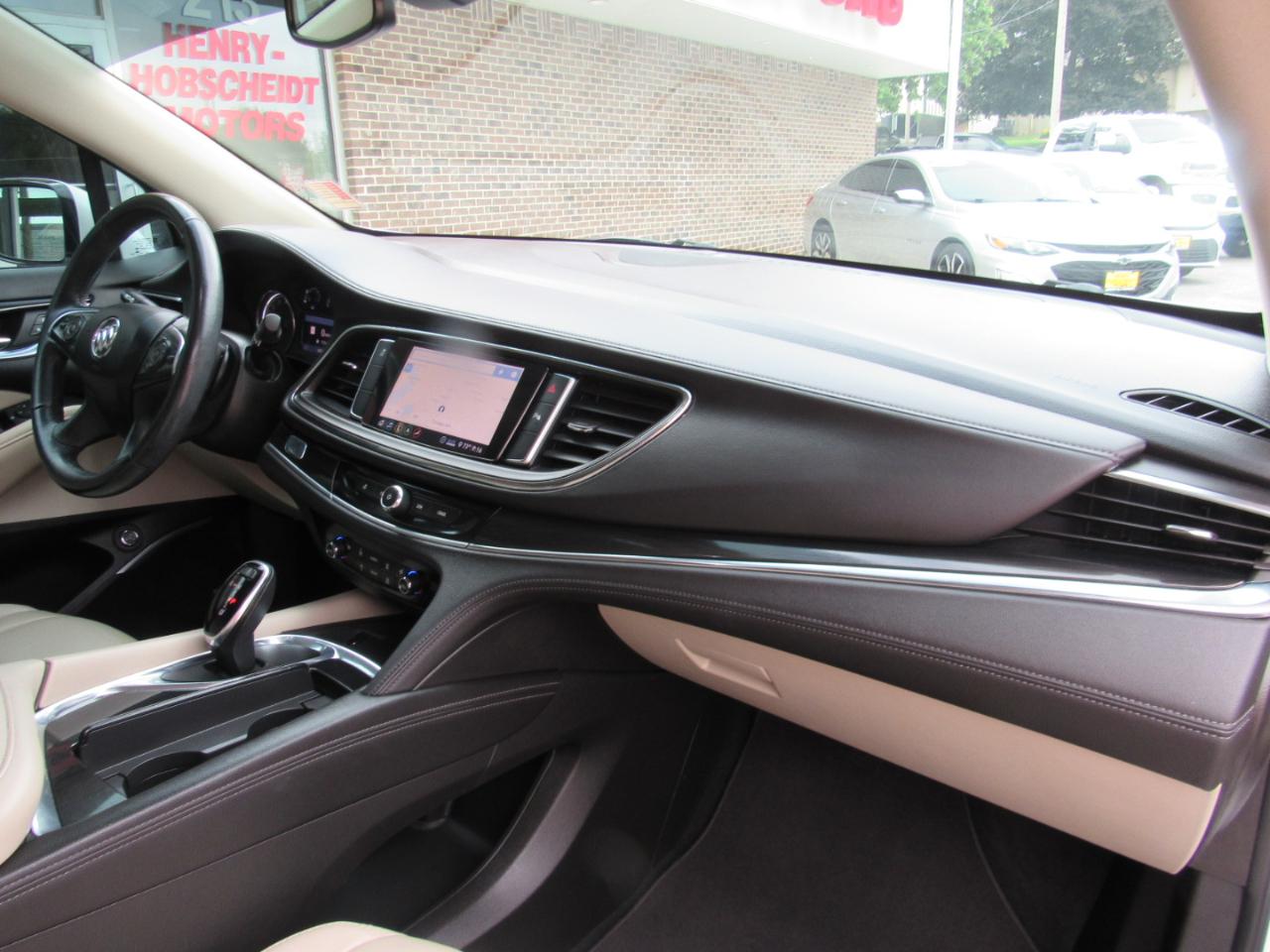 Buick Enclave  2021