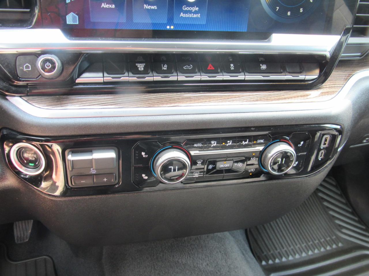 Chevrolet Silverado 2500HD LT Crew Cab 4WD 2025