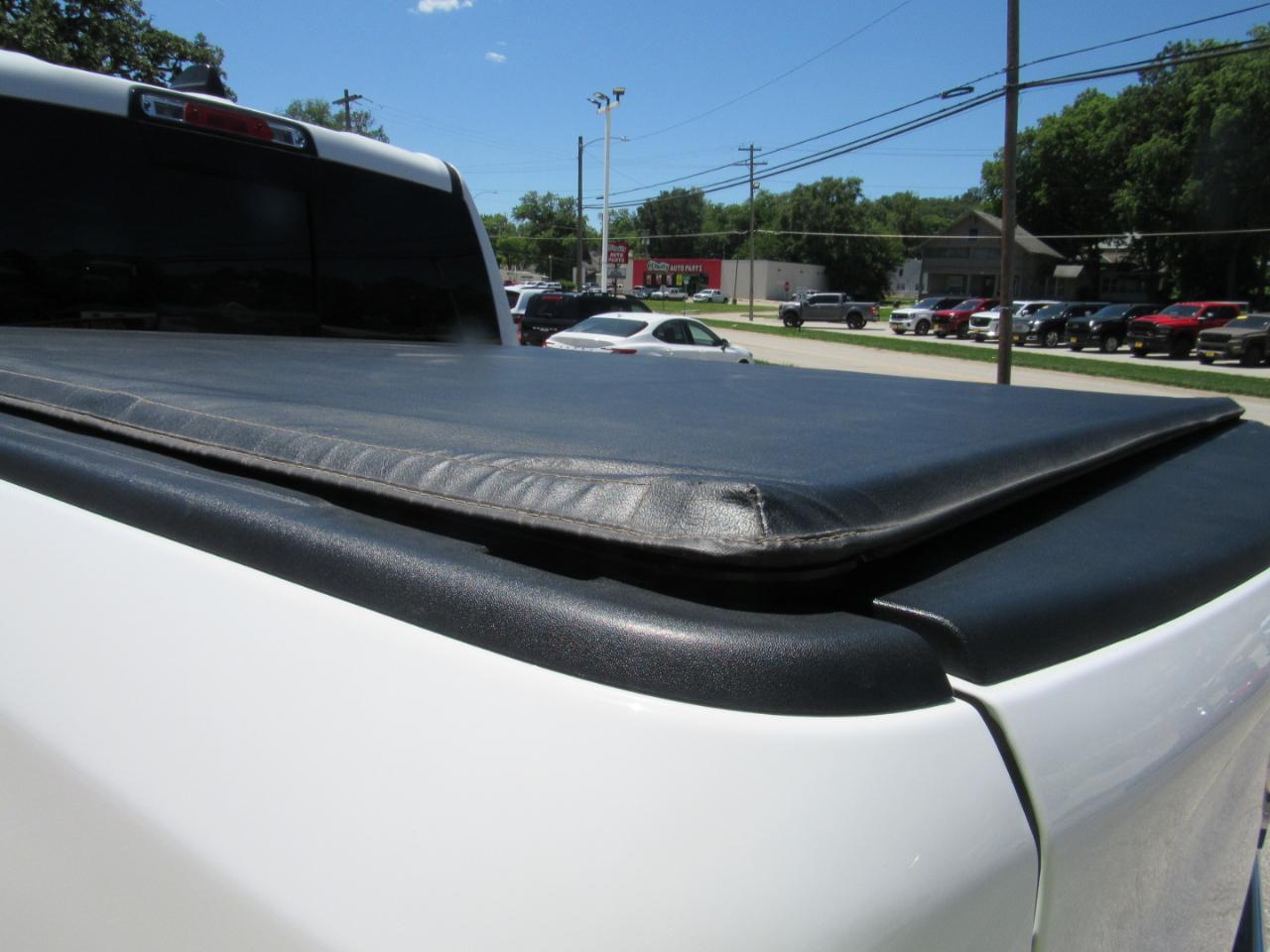 RAM 1500 Laramie Crew Cab 4WD 2023