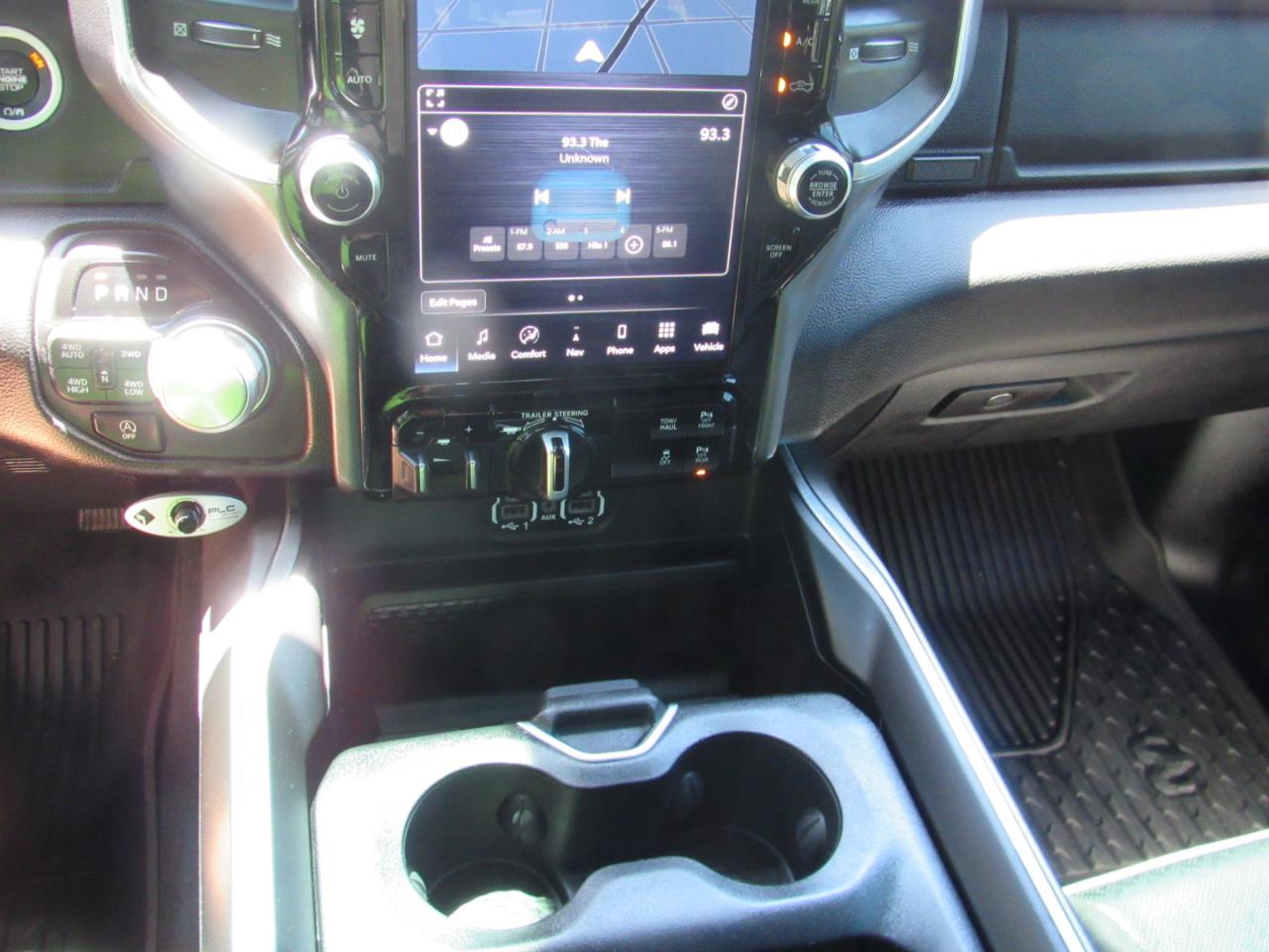 RAM 1500 Laramie Crew Cab 4WD 2023