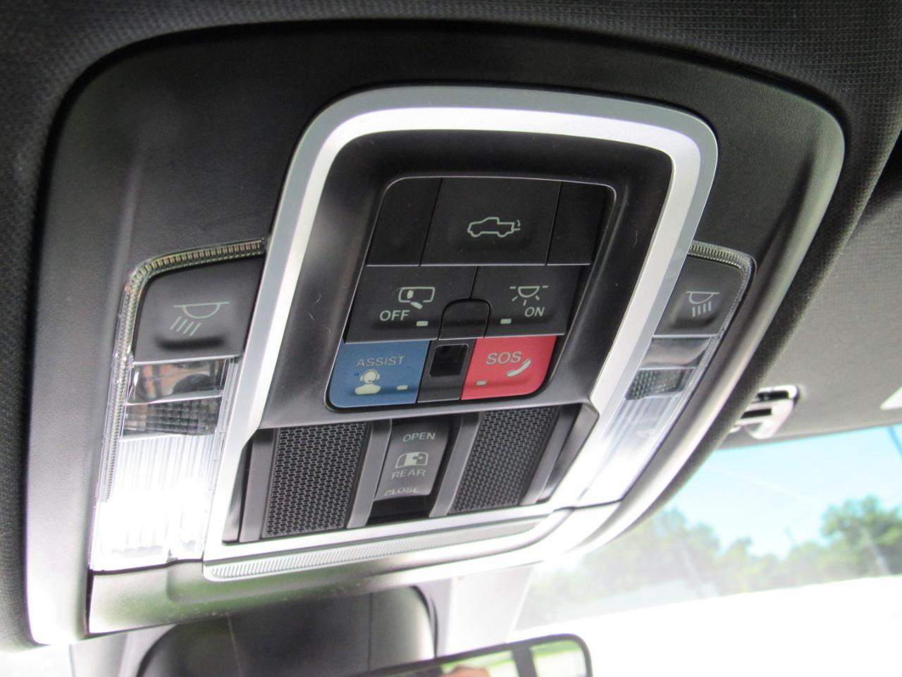 RAM 1500 Laramie Crew Cab 4WD 2023
