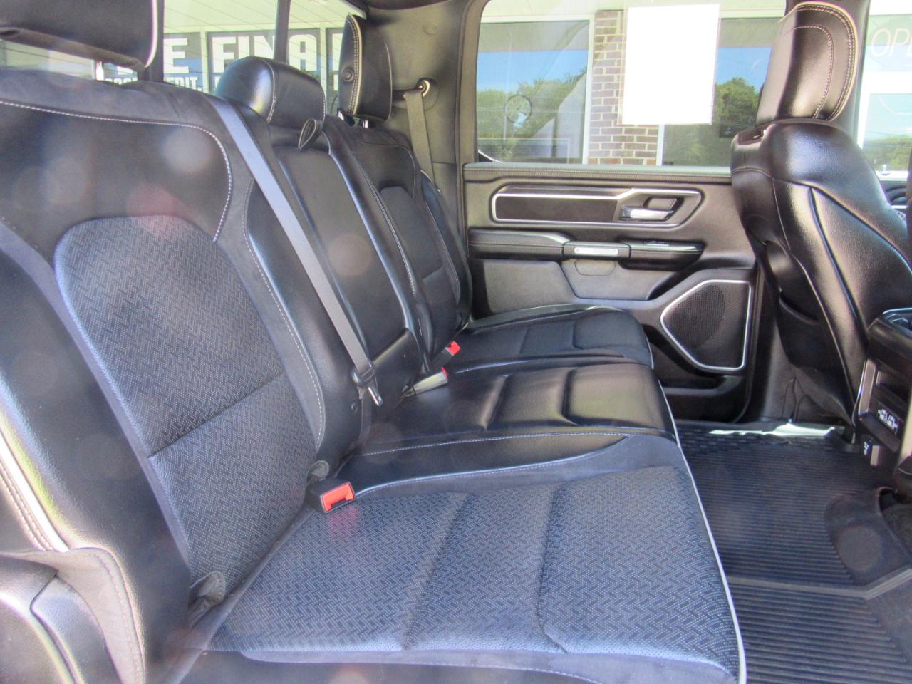 RAM 1500 Laramie Crew Cab 4WD 2023