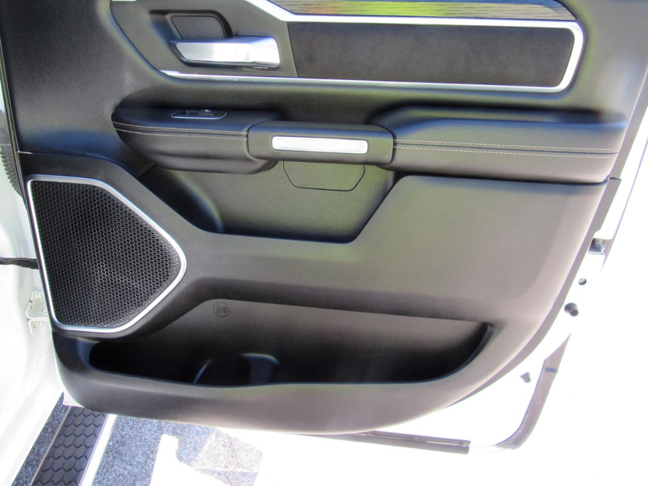 RAM 1500 Laramie Crew Cab 4WD 2023