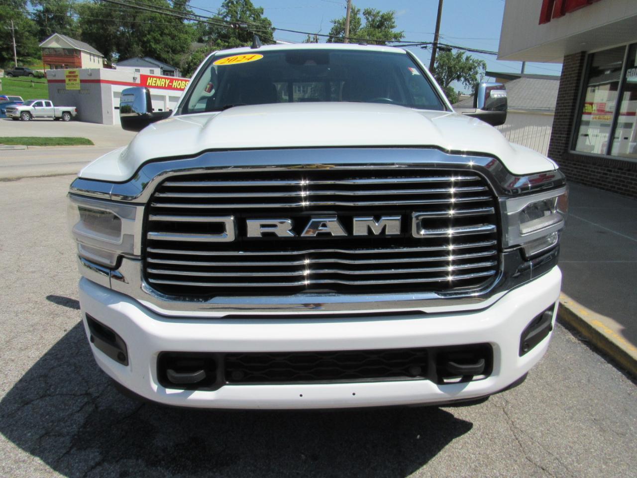 RAM 2500 Laramie Crew Cab 4WD 2024