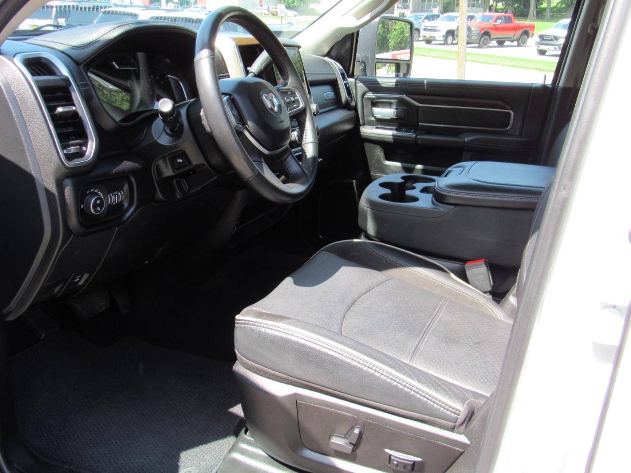 RAM 2500 Laramie Crew Cab 4WD 2024