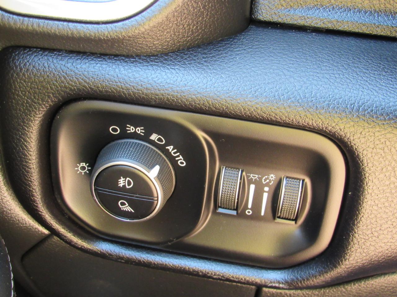 RAM 2500 Laramie Crew Cab 4WD 2024