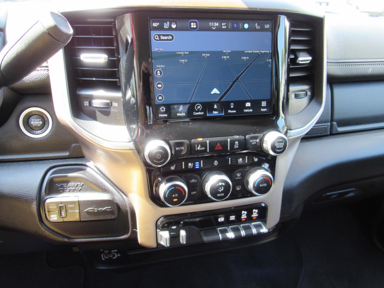 RAM 2500 Laramie Crew Cab 4WD 2024