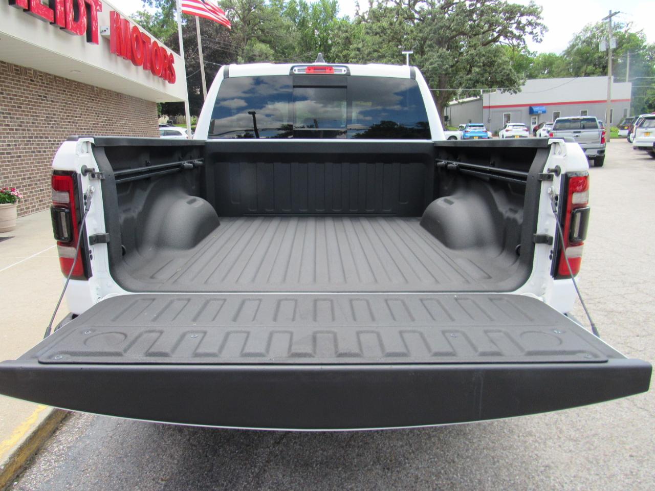 RAM 1500 Rebel Crew Cab 4WD 2021
