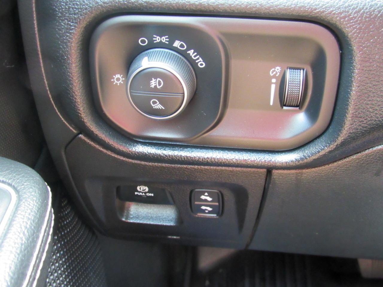 RAM 1500 Rebel Crew Cab 4WD 2021