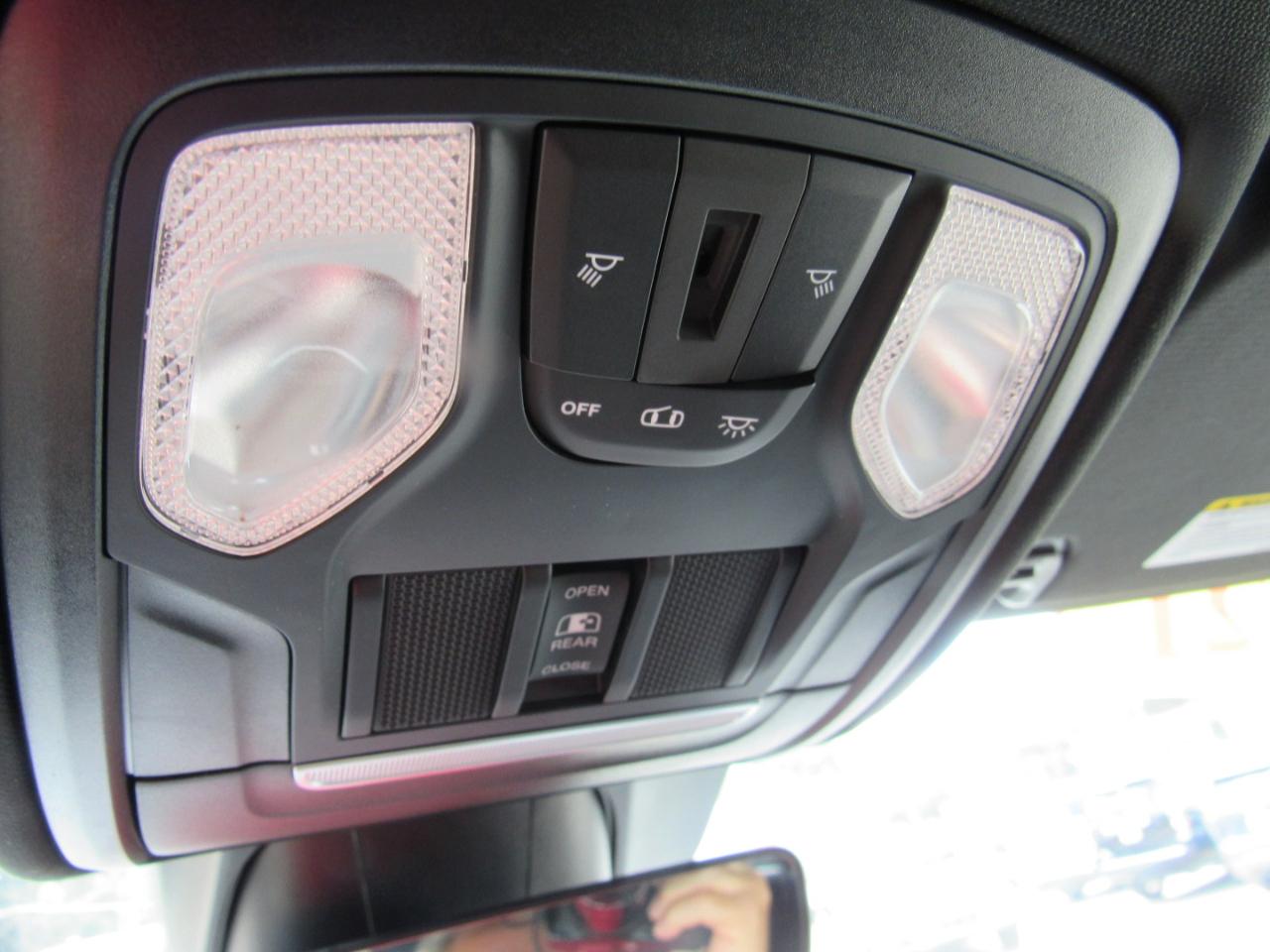 RAM 1500 Rebel Crew Cab 4WD 2021