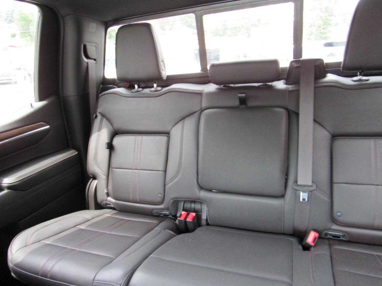 Chevrolet Silverado 1500 High Country Crew Cab 4WD 2024