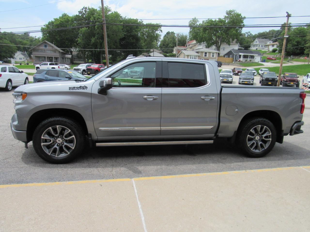 Chevrolet Silverado 1500 High Country Crew Cab 4WD 2024