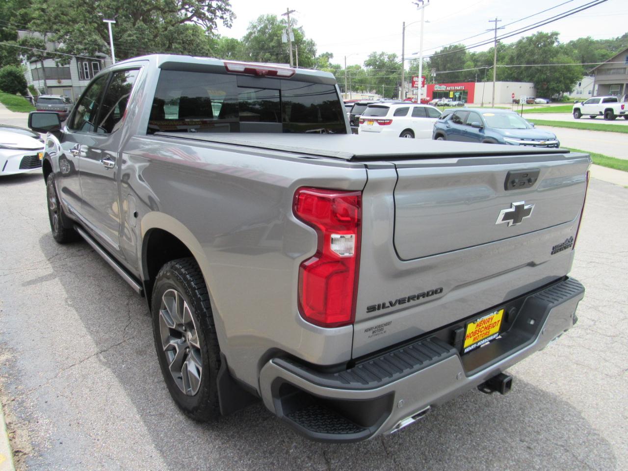 Chevrolet Silverado 1500 High Country Crew Cab 4WD 2024