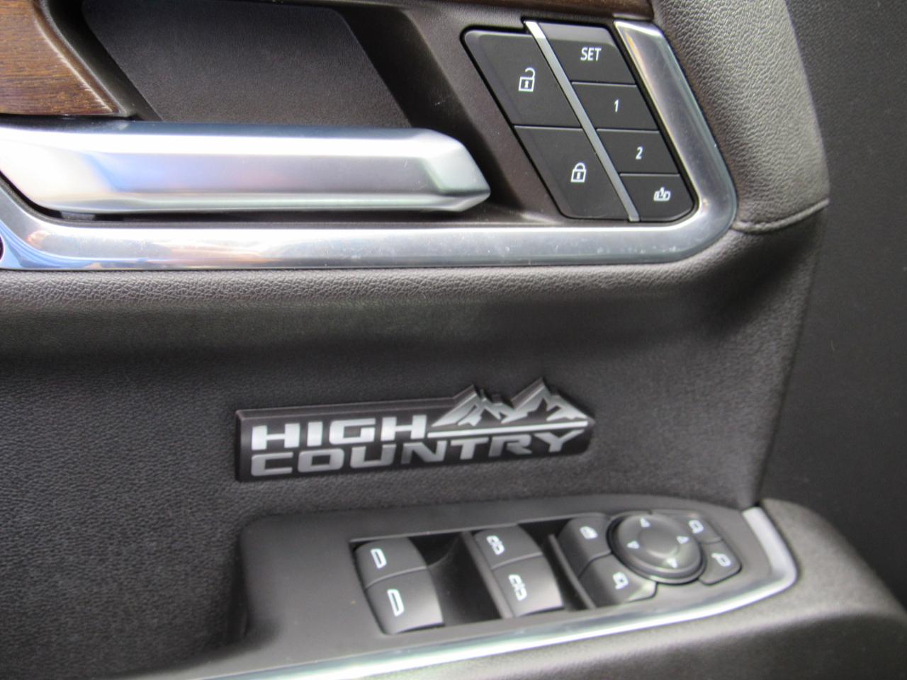 Chevrolet Silverado 1500 High Country Crew Cab 4WD 2024