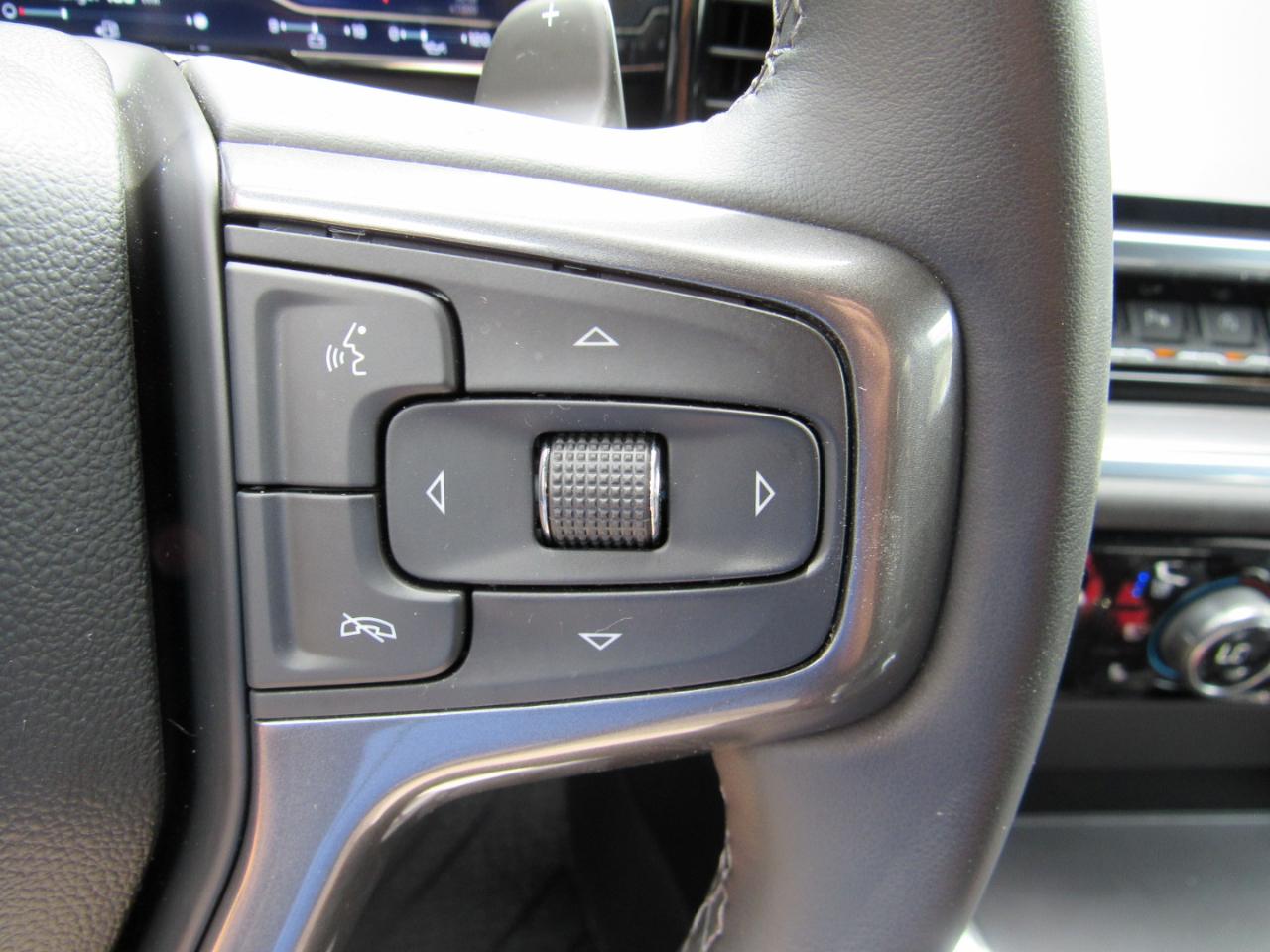 Chevrolet Silverado 1500 High Country Crew Cab 4WD 2024