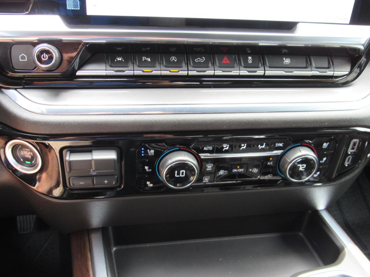 Chevrolet Silverado 1500 High Country Crew Cab 4WD 2024