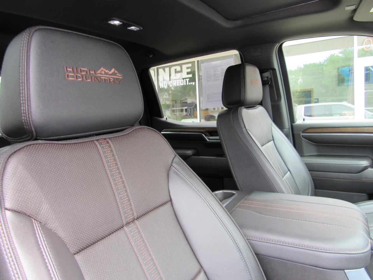 Chevrolet Silverado 1500 High Country Crew Cab 4WD 2024