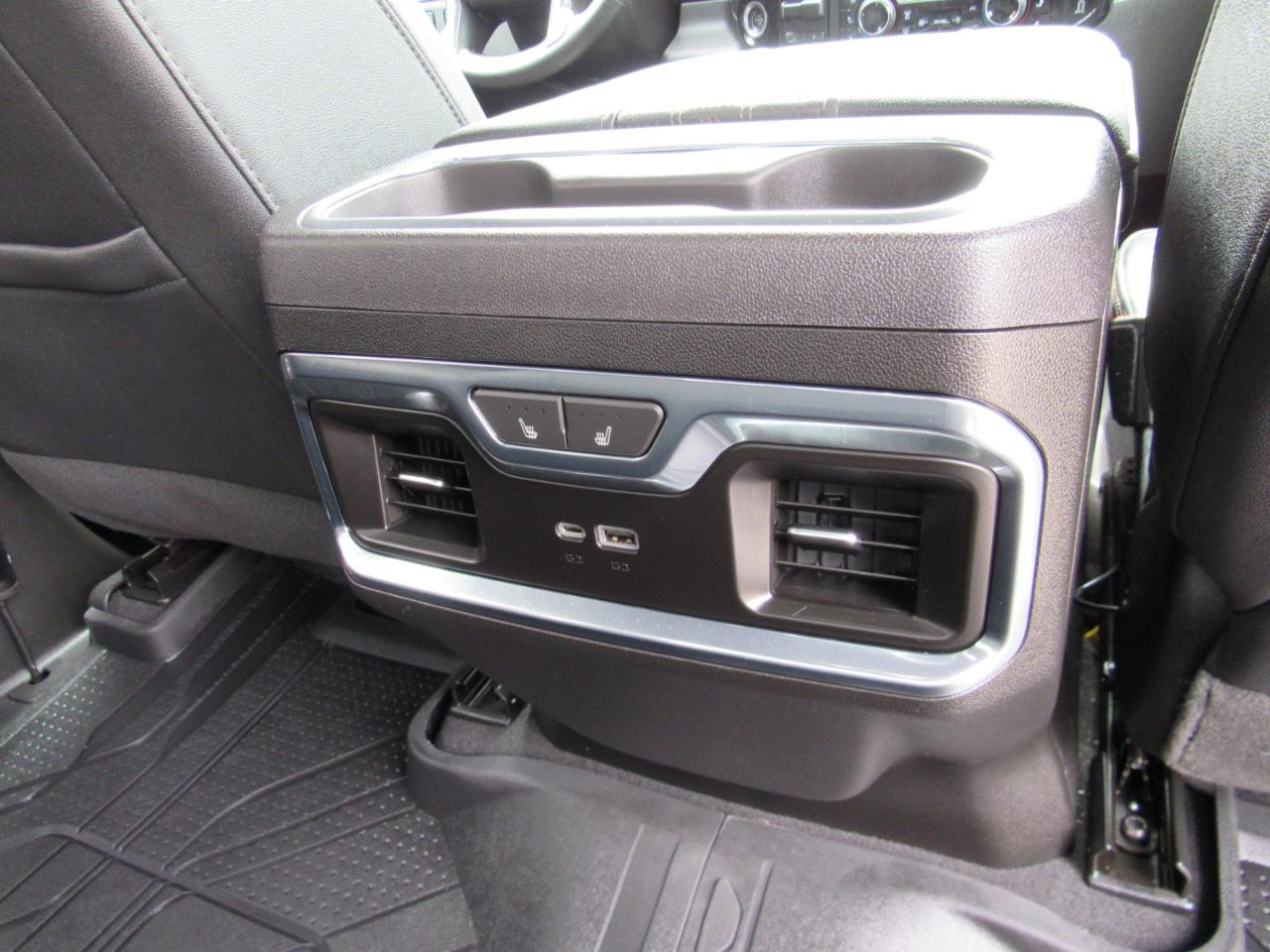 Chevrolet Silverado 1500 High Country Crew Cab 4WD 2024