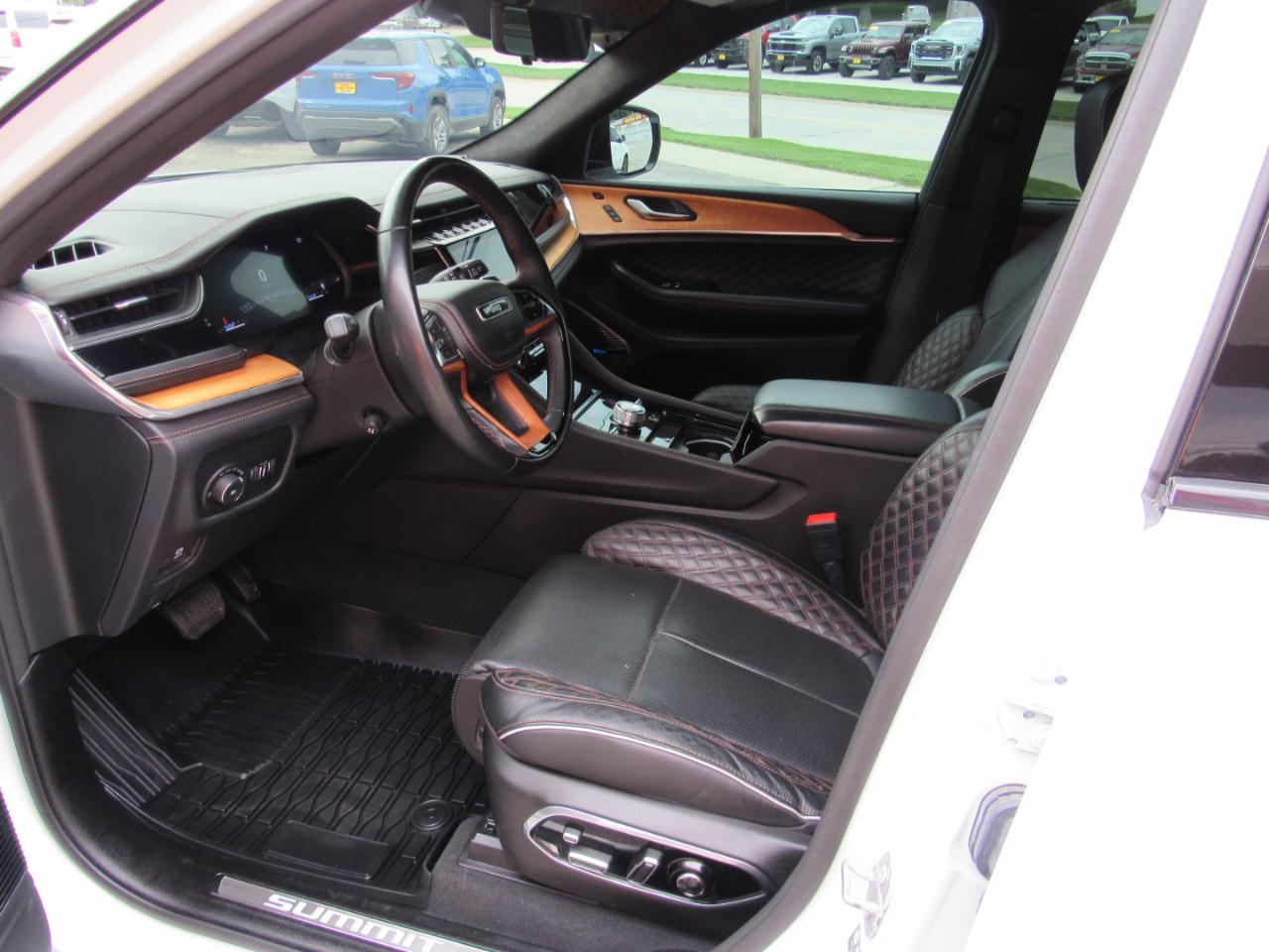 Jeep Grand Cherokee L Summit Reserve 4x4 2023