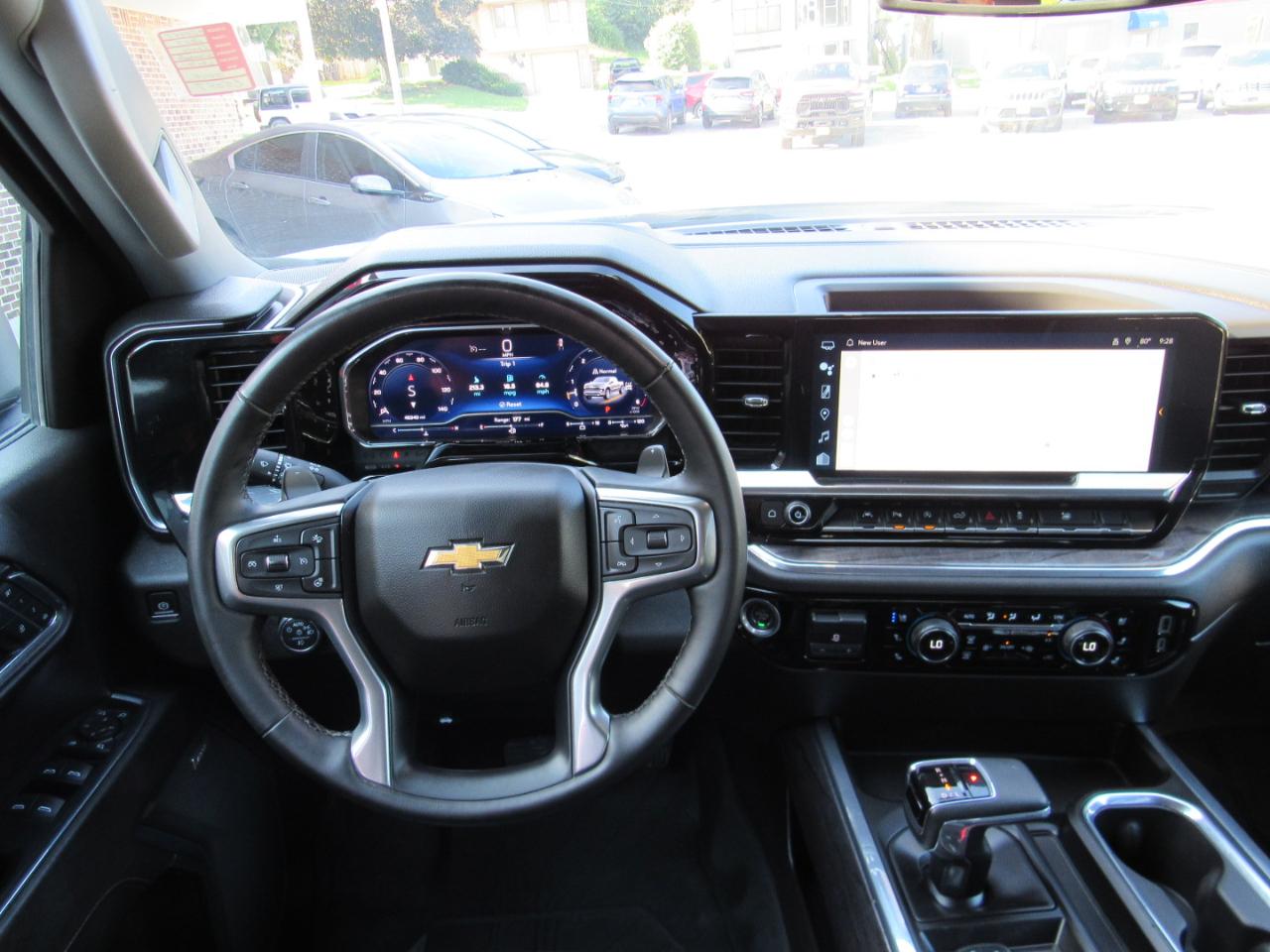 Chevrolet Silverado 1500 LTZ Crew Cab 4WD 2023