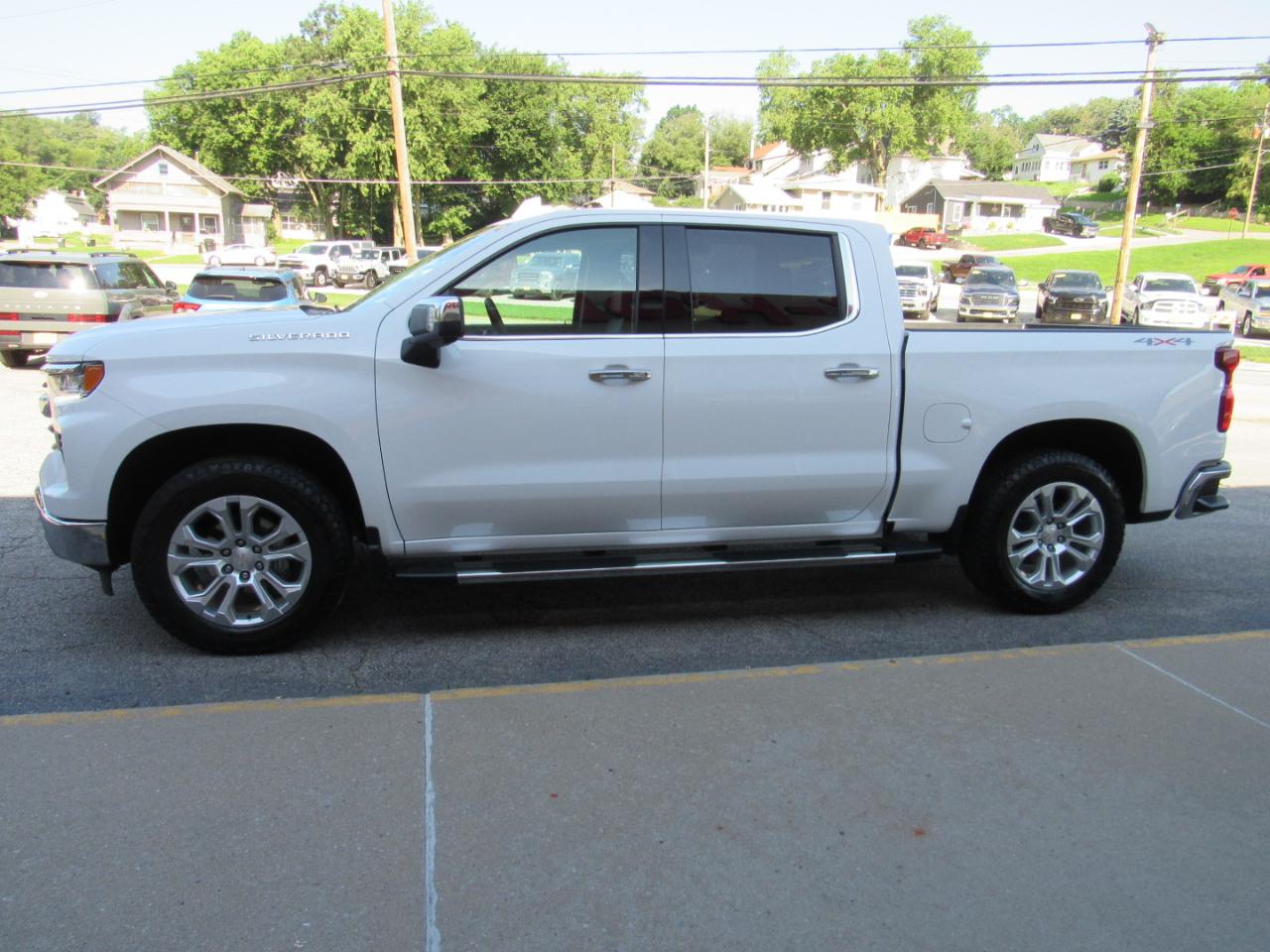 Chevrolet Silverado 1500 LTZ Crew Cab 4WD 2023