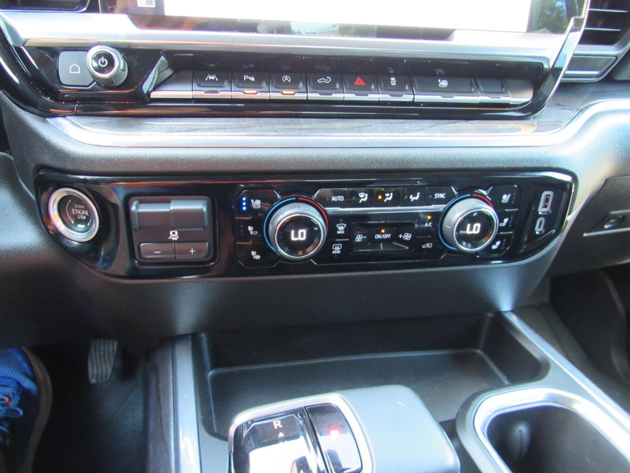 Chevrolet Silverado 1500 LTZ Crew Cab 4WD 2023