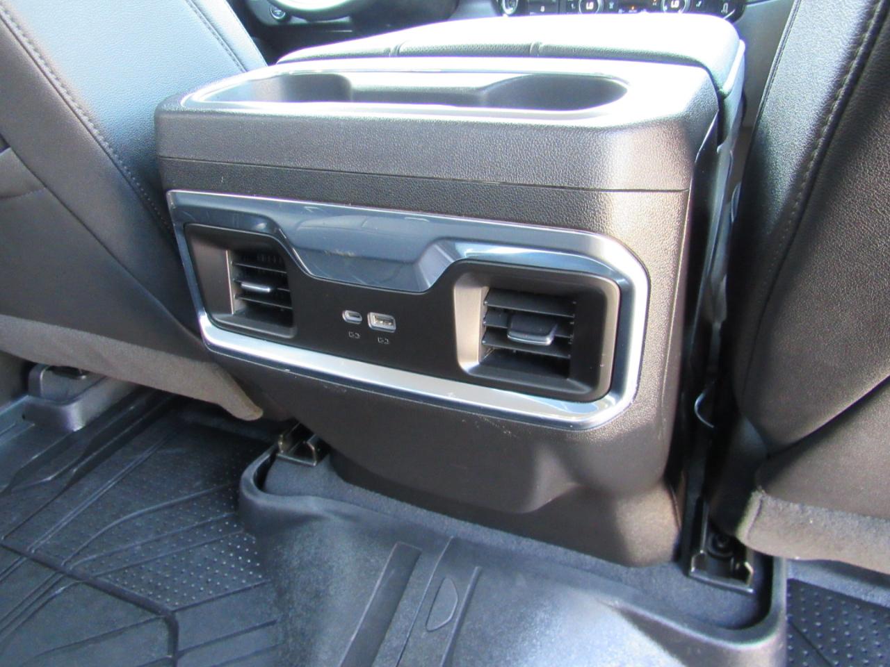 Chevrolet Silverado 1500 LTZ Crew Cab 4WD 2023