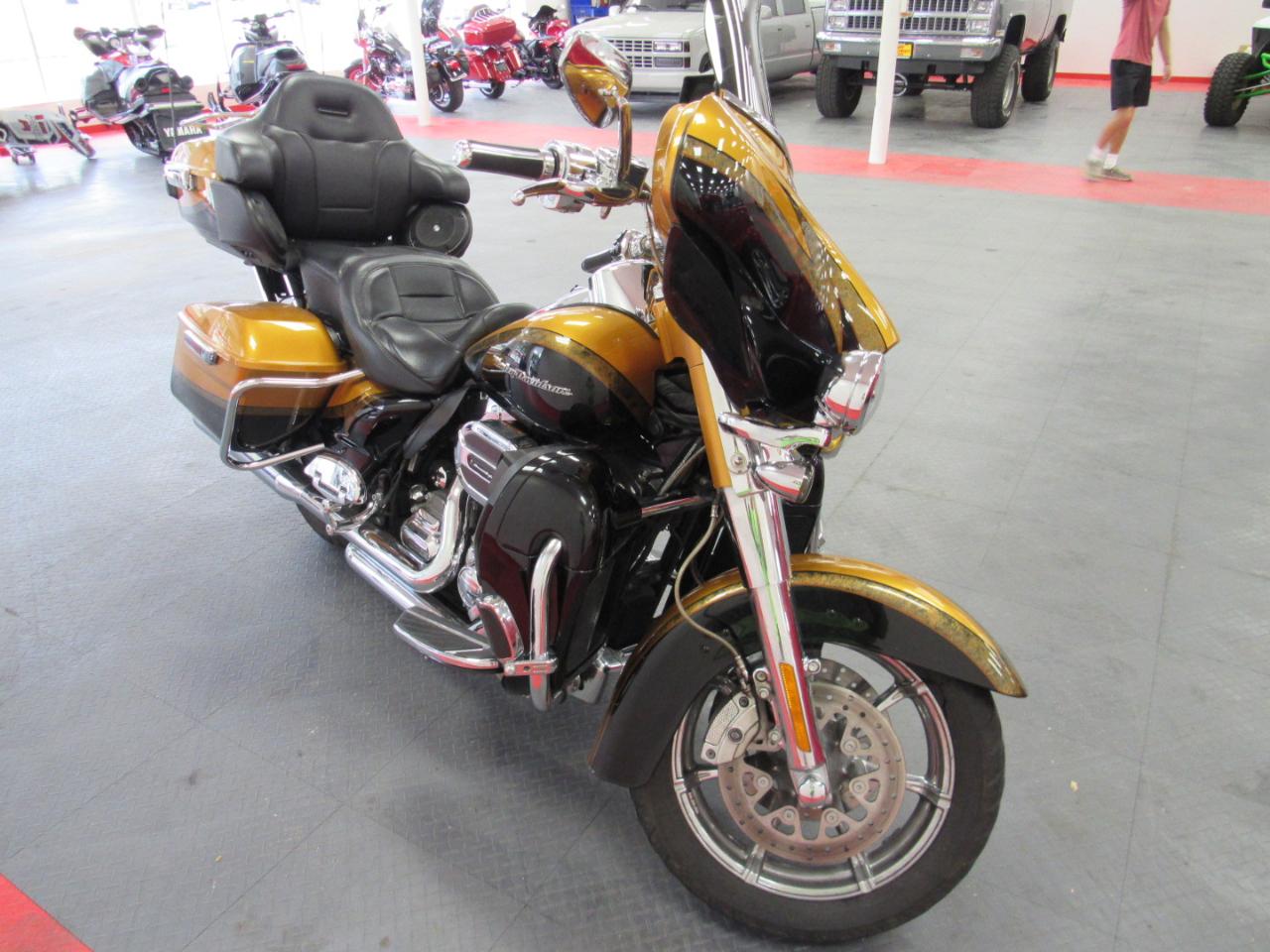 Harley-Davidson CVO Ultra Classic Electra Glide  2015