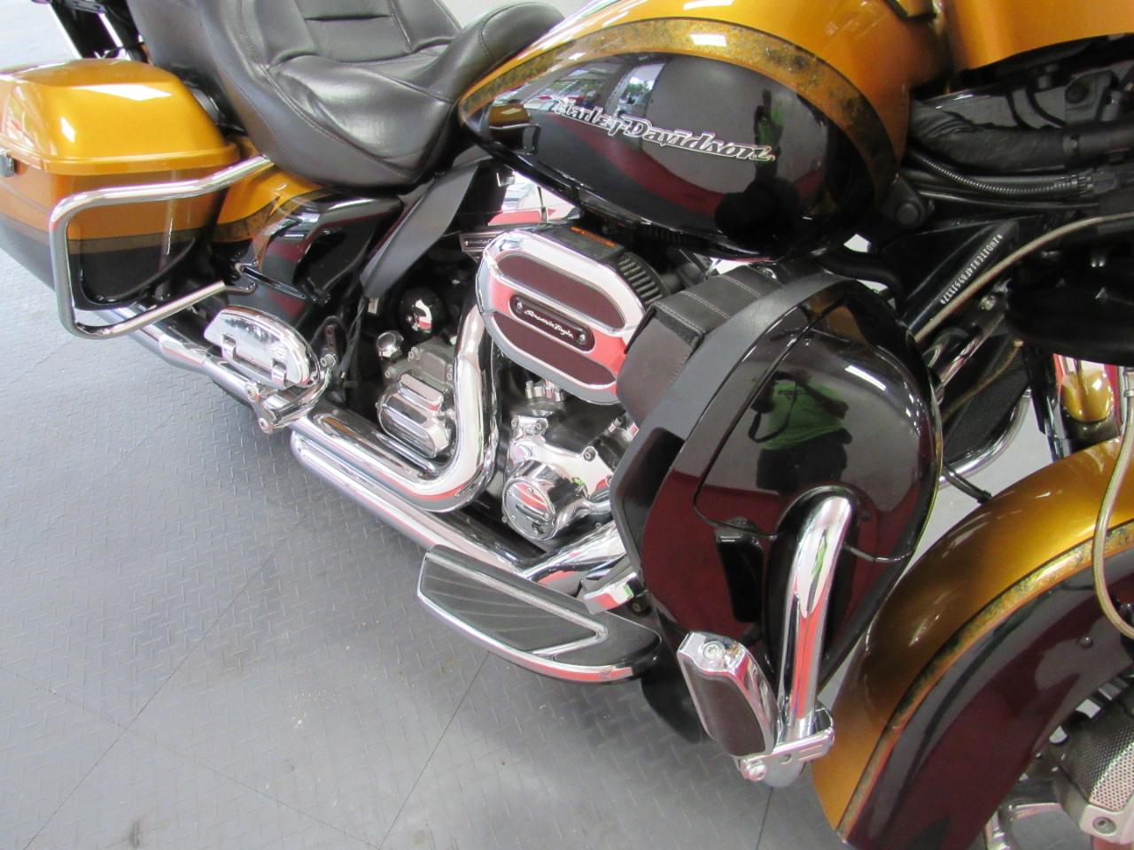 Harley-Davidson CVO Ultra Classic Electra Glide  2015