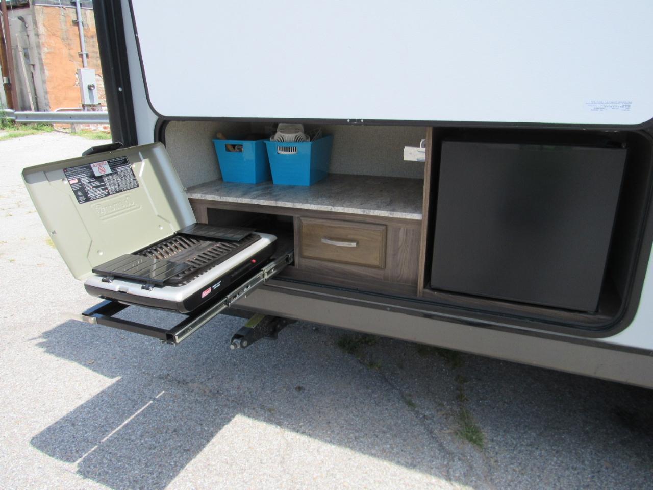 Coachmen Apex Ultra-Lite  2019