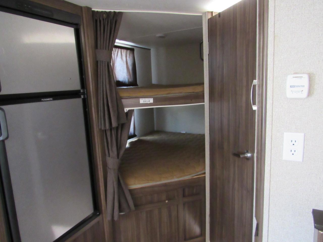 Coachmen Apex Ultra-Lite  2019
