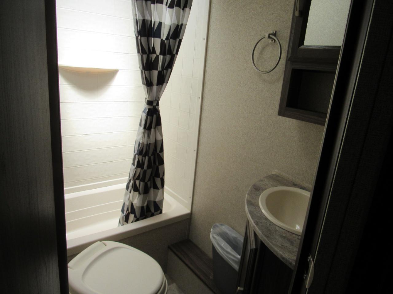 Coachmen Apex Ultra-Lite  2019
