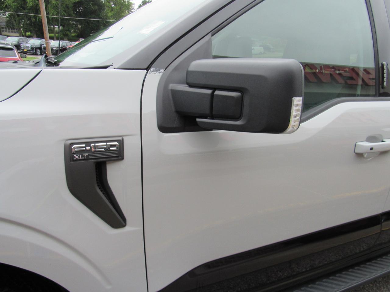 Ford F-150 XLT SuperCrew 4WD 2023