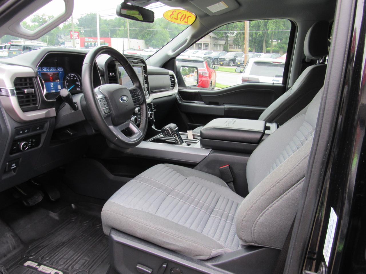 Ford F-150 XLT SuperCrew 4WD 2023