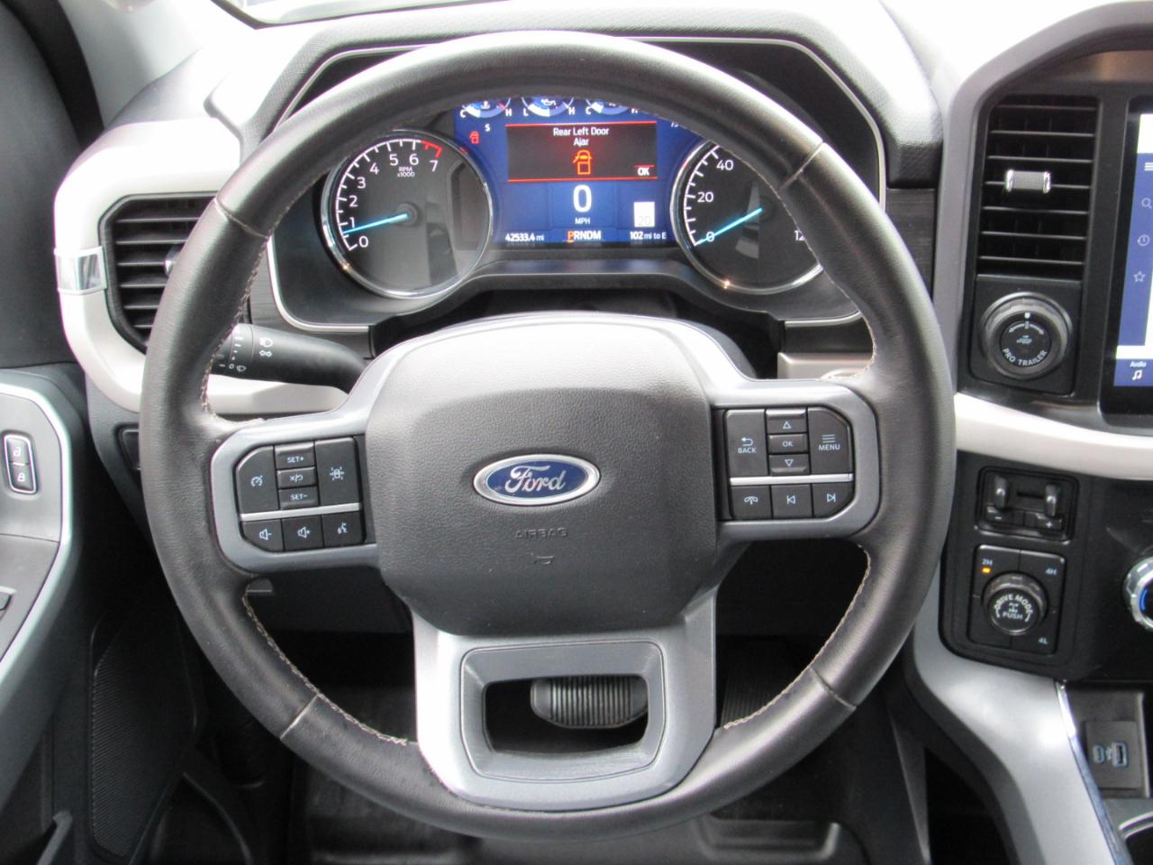 Ford F-150 XLT SuperCrew 4WD 2023