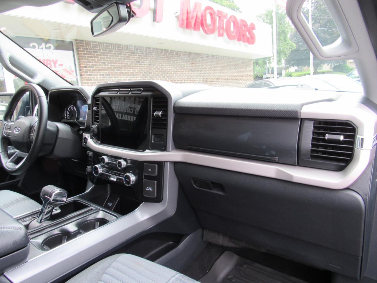 Ford F-150 XLT SuperCrew 4WD 2023