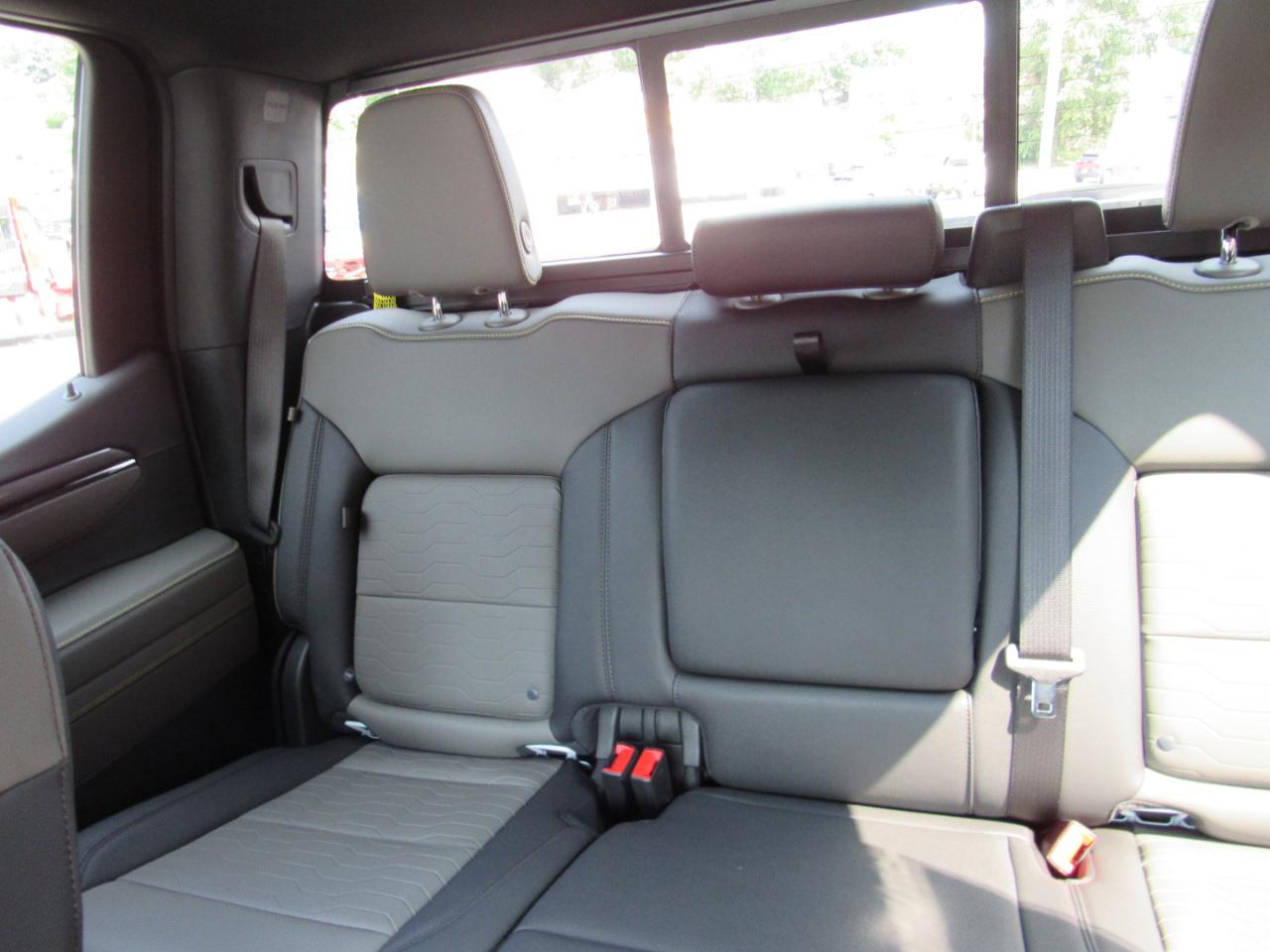 Chevrolet Silverado 1500 ZR2 Crew Cab 4WD 2025