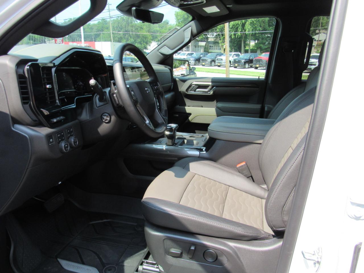 Chevrolet Silverado 1500 ZR2 Crew Cab 4WD 2025