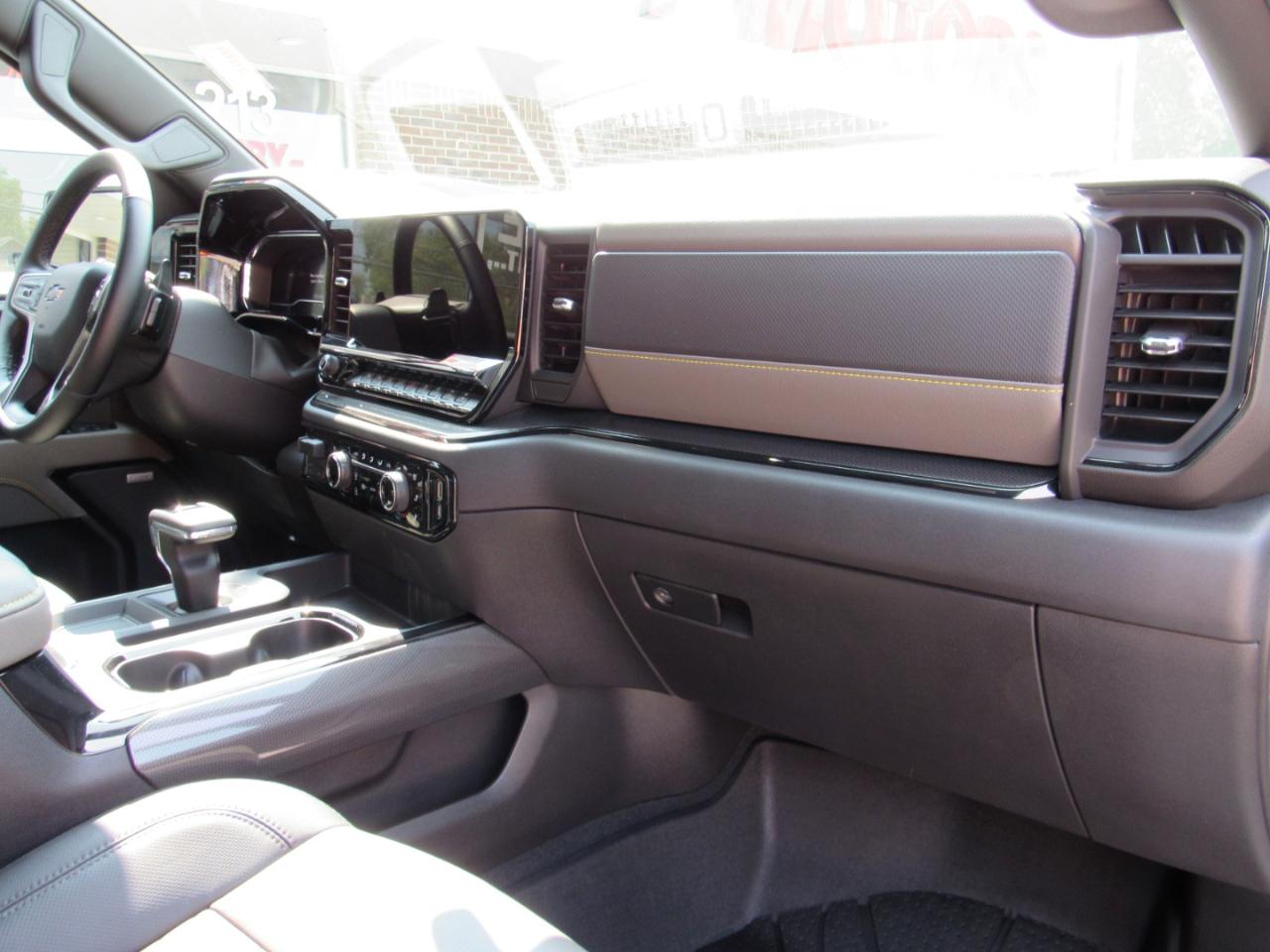 Chevrolet Silverado 1500 ZR2 Crew Cab 4WD 2025