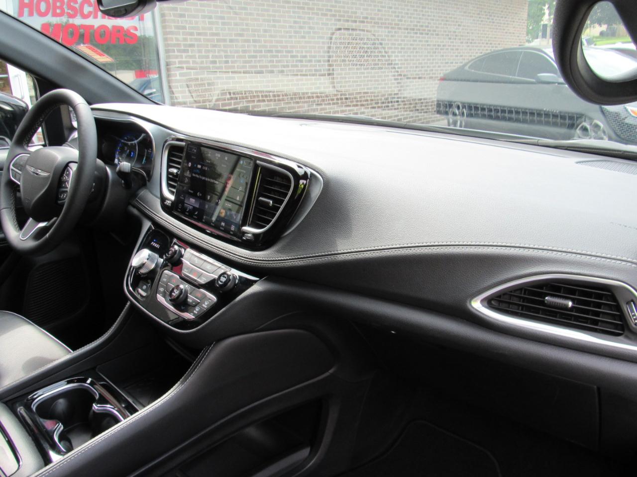 Chrysler Pacifica Limited FWD 2026