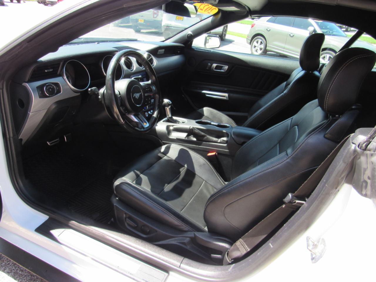 Ford Mustang EcoBoost Convertible 2022