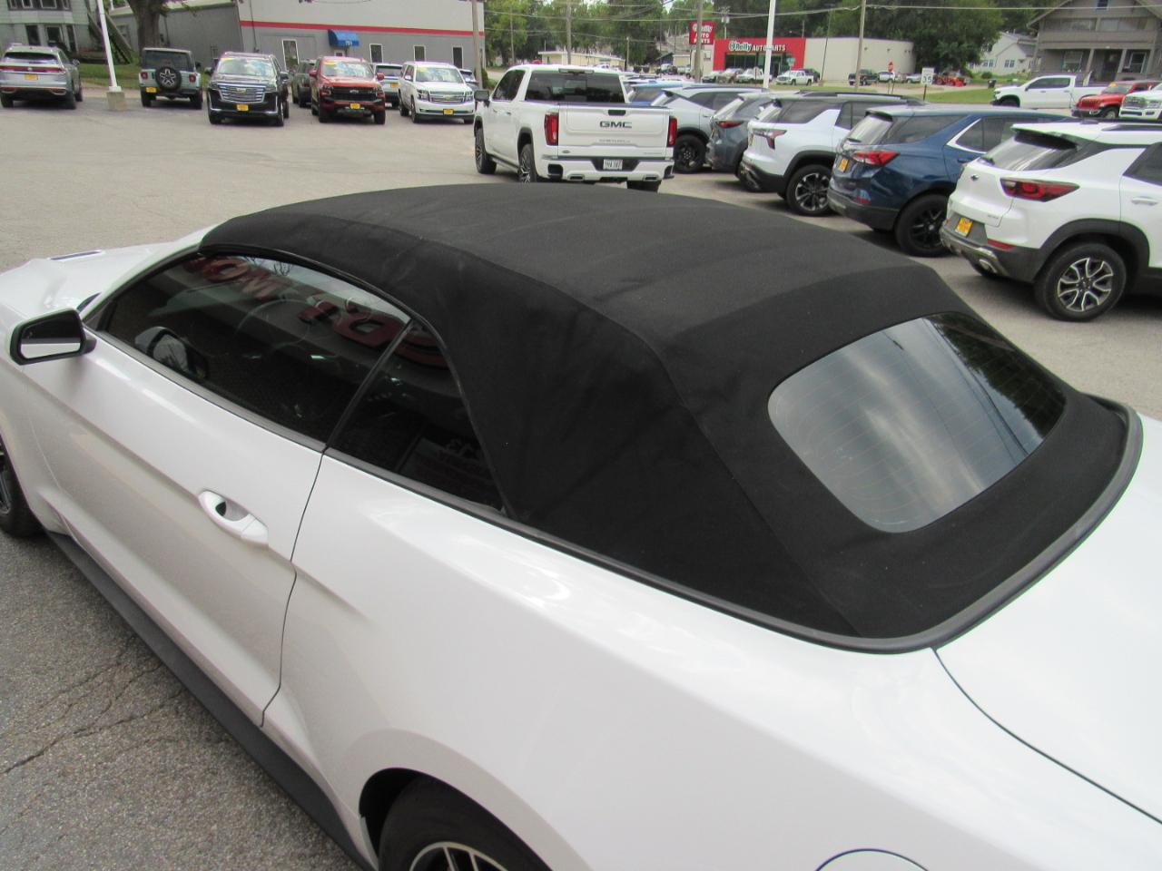 Ford Mustang EcoBoost Convertible 2022