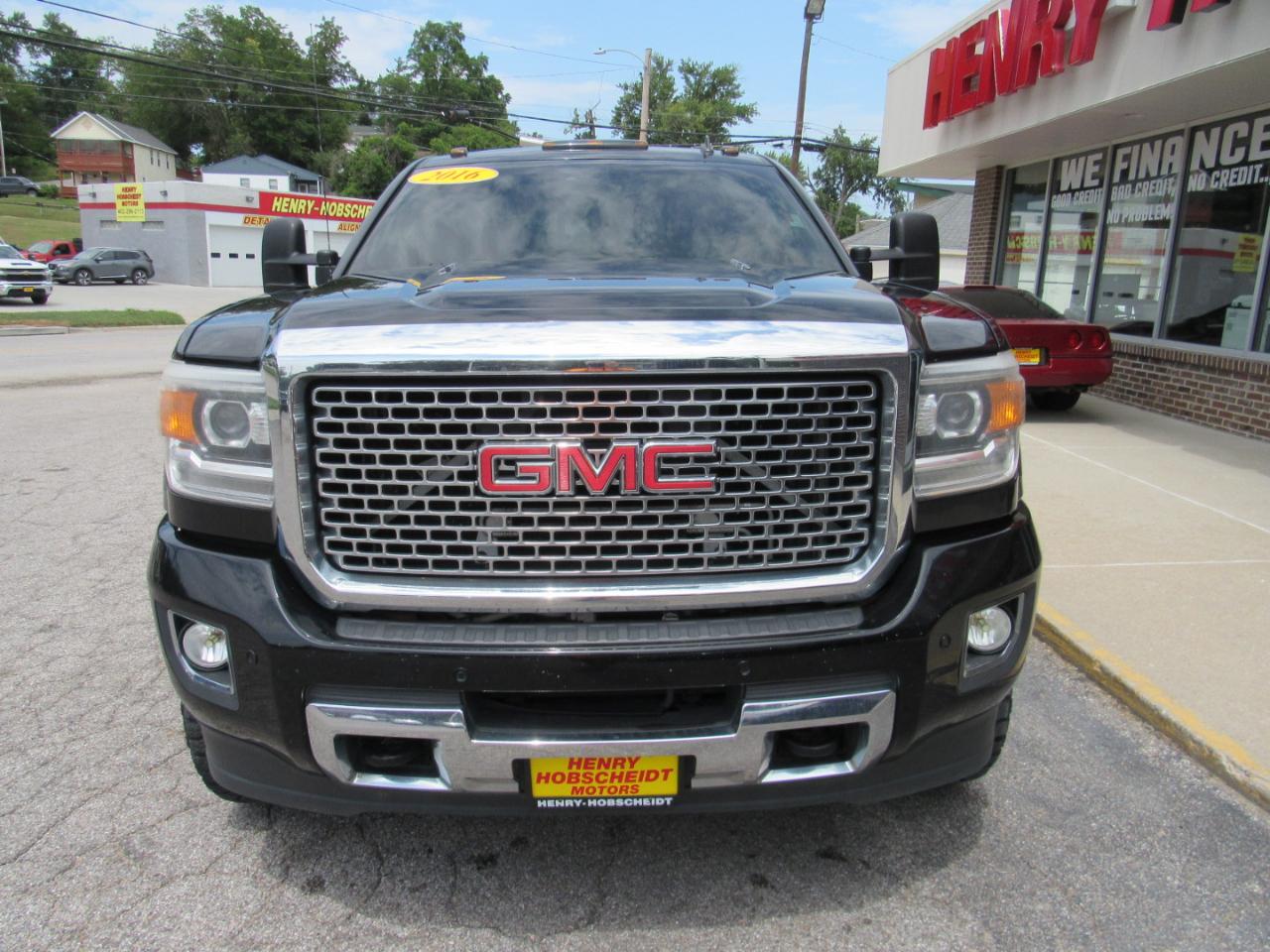 GMC Sierra 2500HD Denali Crew Cab 4WD 2015