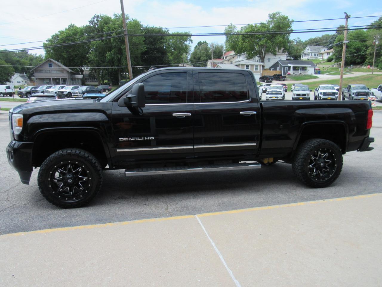 GMC Sierra 2500HD Denali Crew Cab 4WD 2015
