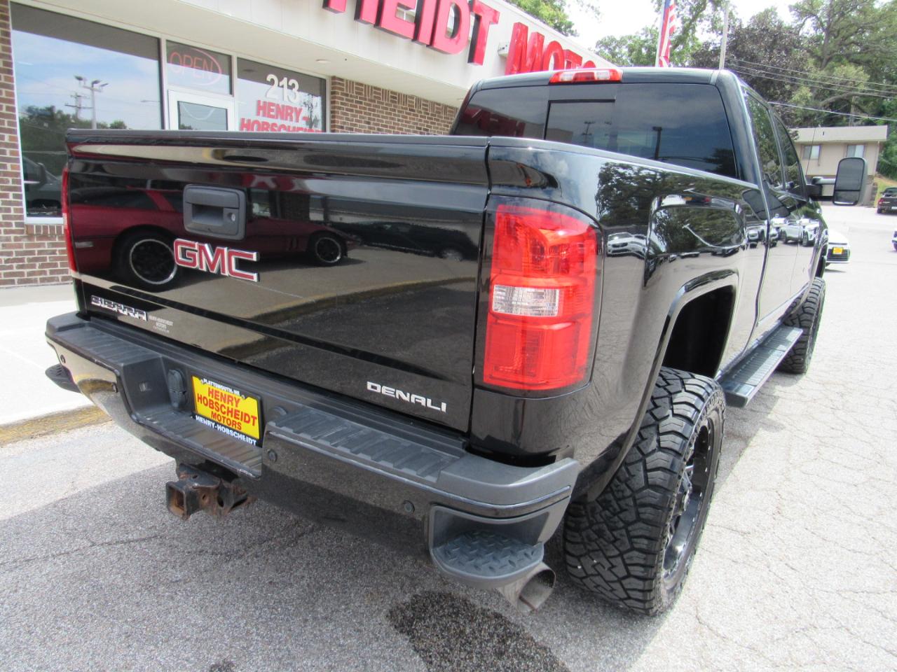 GMC Sierra 2500HD Denali Crew Cab 4WD 2015