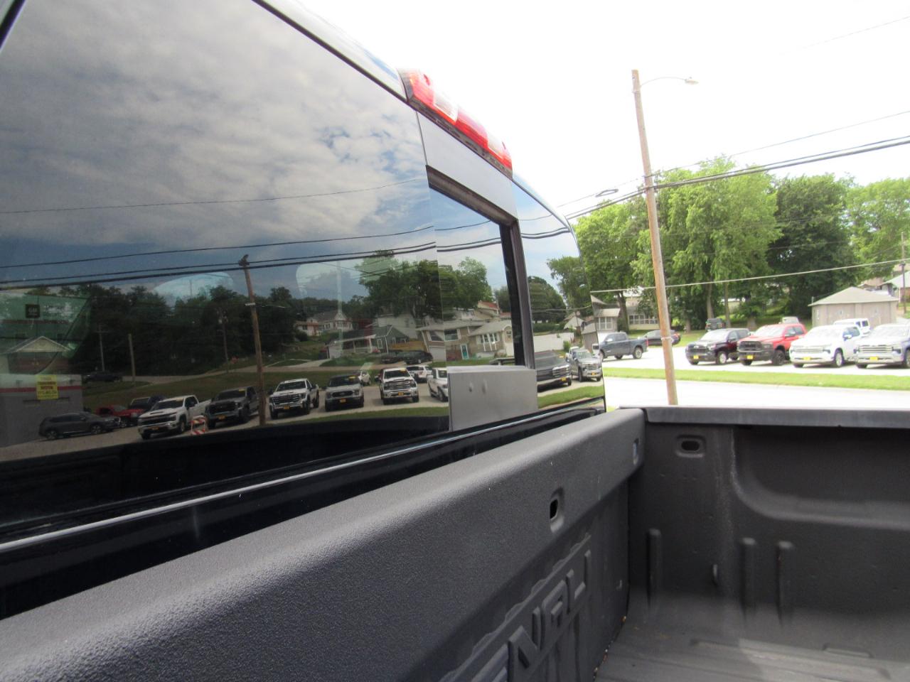 GMC Sierra 2500HD Denali Crew Cab 4WD 2015