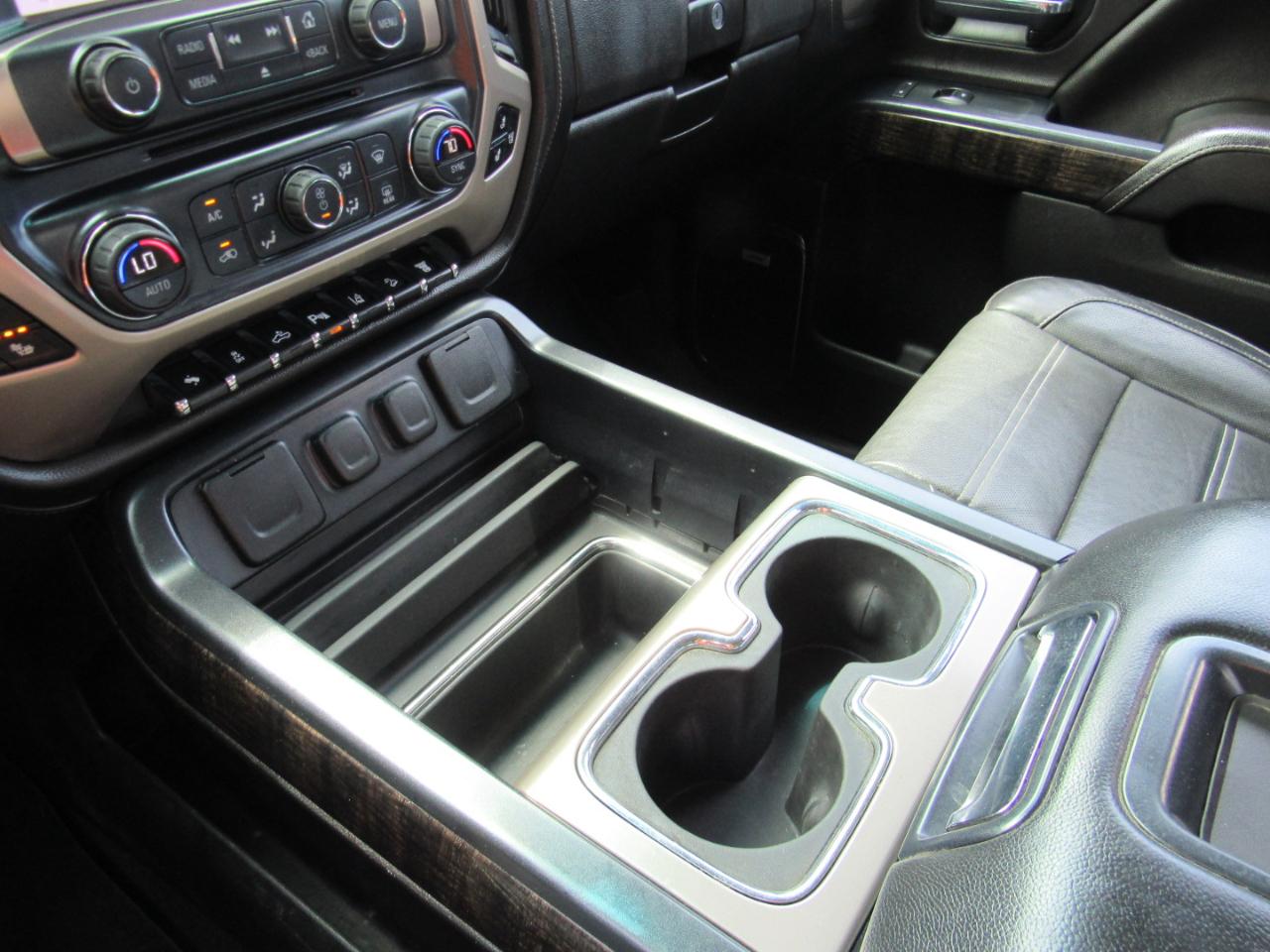 GMC Sierra 2500HD Denali Crew Cab 4WD 2015